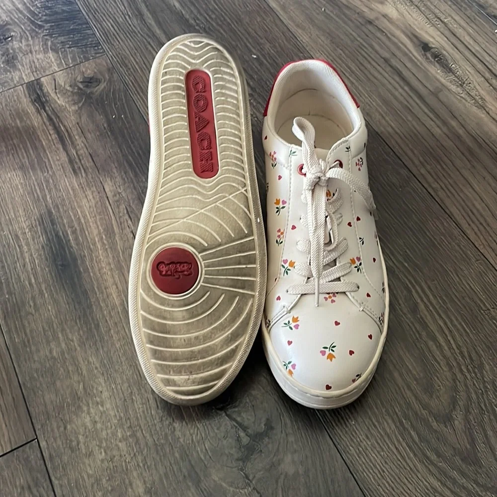 Coach Clip Low Top Sneaker Women 9.5 C7666 85185 1 used Condition Hearts 112024 - Picture 4 of 11